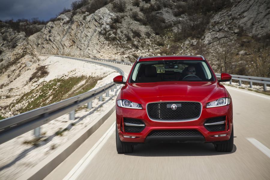  Jaguar F-Pace 20d AWD R-Sport 2016 года  (WW) (фото 17 из 30)